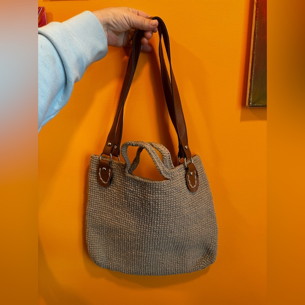 Handmade shoulder bag with leather straps
